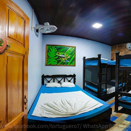 Hostel Tortuguero 7BackPackers Esterno foto